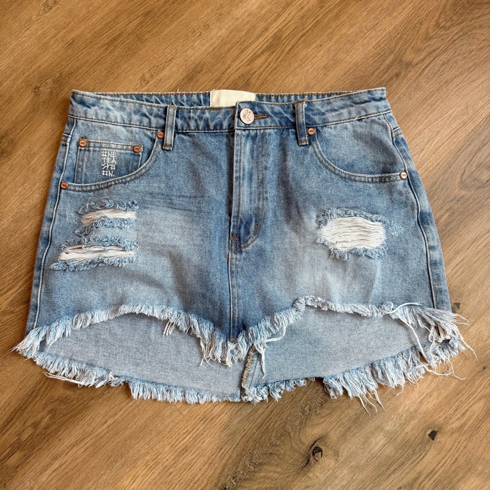 One Teaspoon Distressed Denim Mini Skirt Light Wash Frayed Hem Size 30